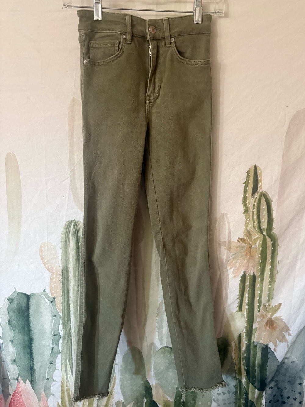 Free people Olive High Rise Raw Hem Jeggings 🌵25